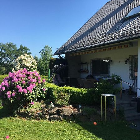 Moderne, Herzliche Und Grosse Ferienwohnung Mitten Im Naturpark Grebenhain Exterior foto